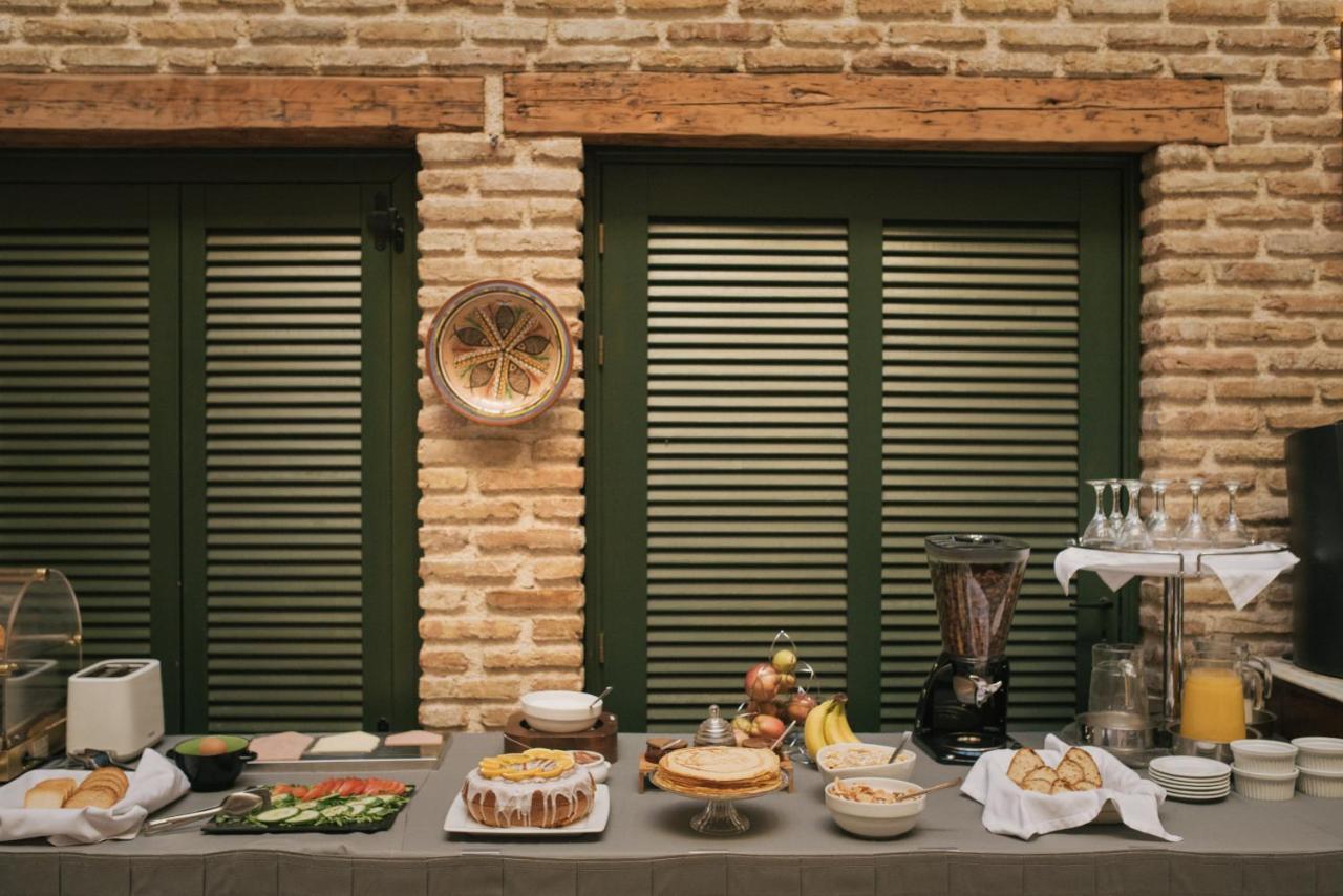 Byzantino Hotel Patras Bagian luar foto