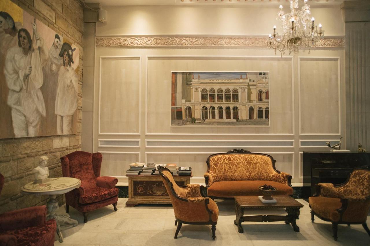 Byzantino Hotel Patras Bagian luar foto