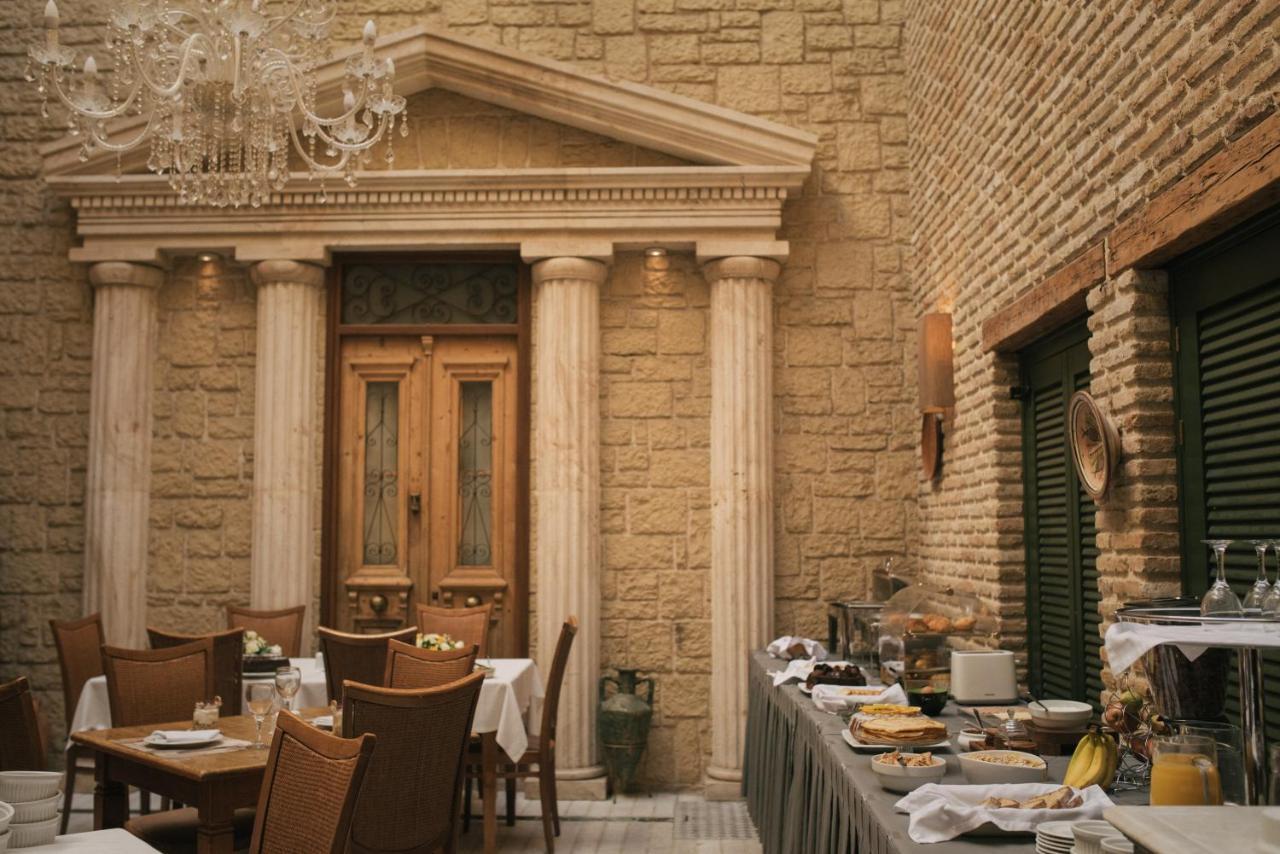 Byzantino Hotel Patras Bagian luar foto