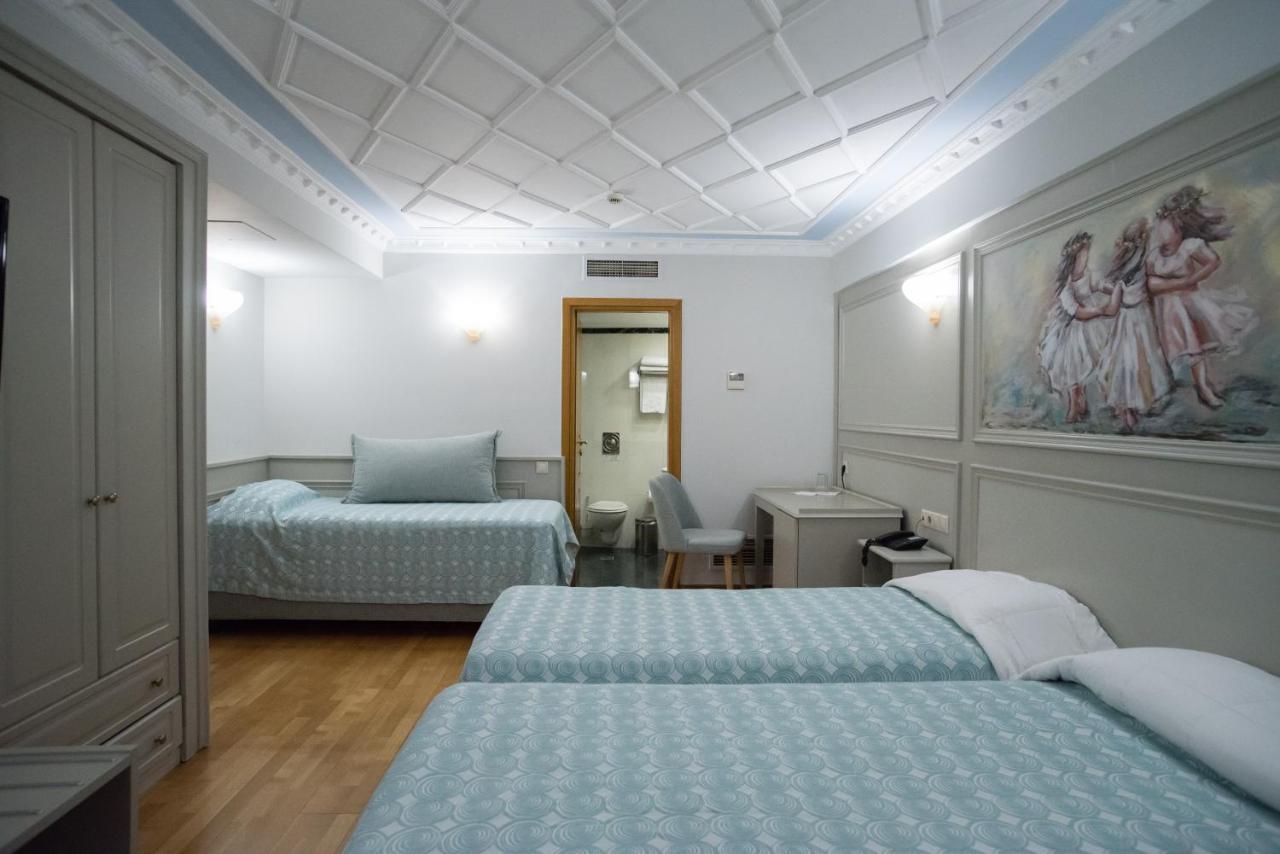 Byzantino Hotel Patras Bagian luar foto