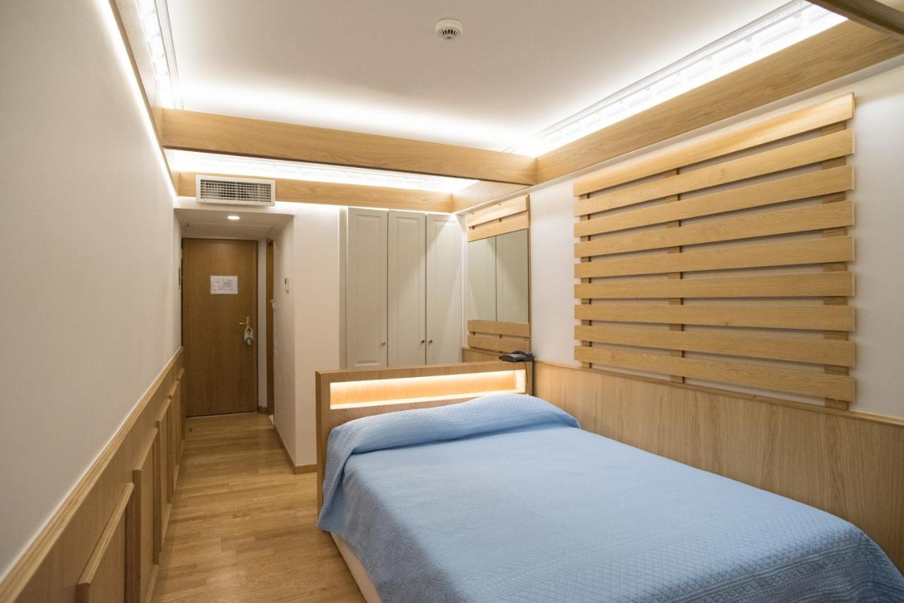 Byzantino Hotel Patras Bagian luar foto