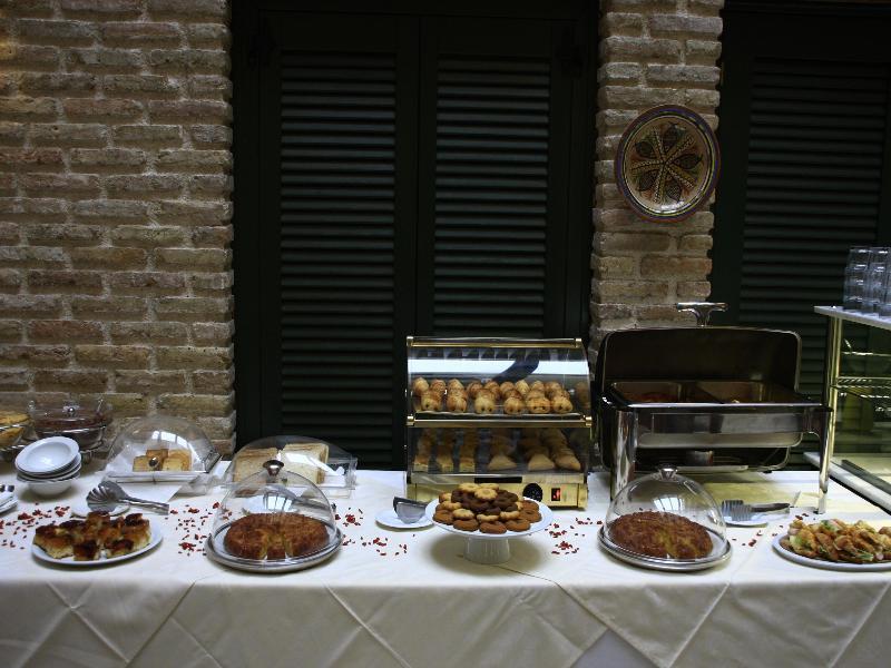 Byzantino Hotel Patras Bagian luar foto