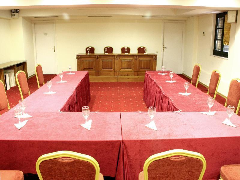 Byzantino Hotel Patras Bagian luar foto