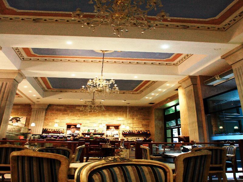 Byzantino Hotel Patras Bagian luar foto