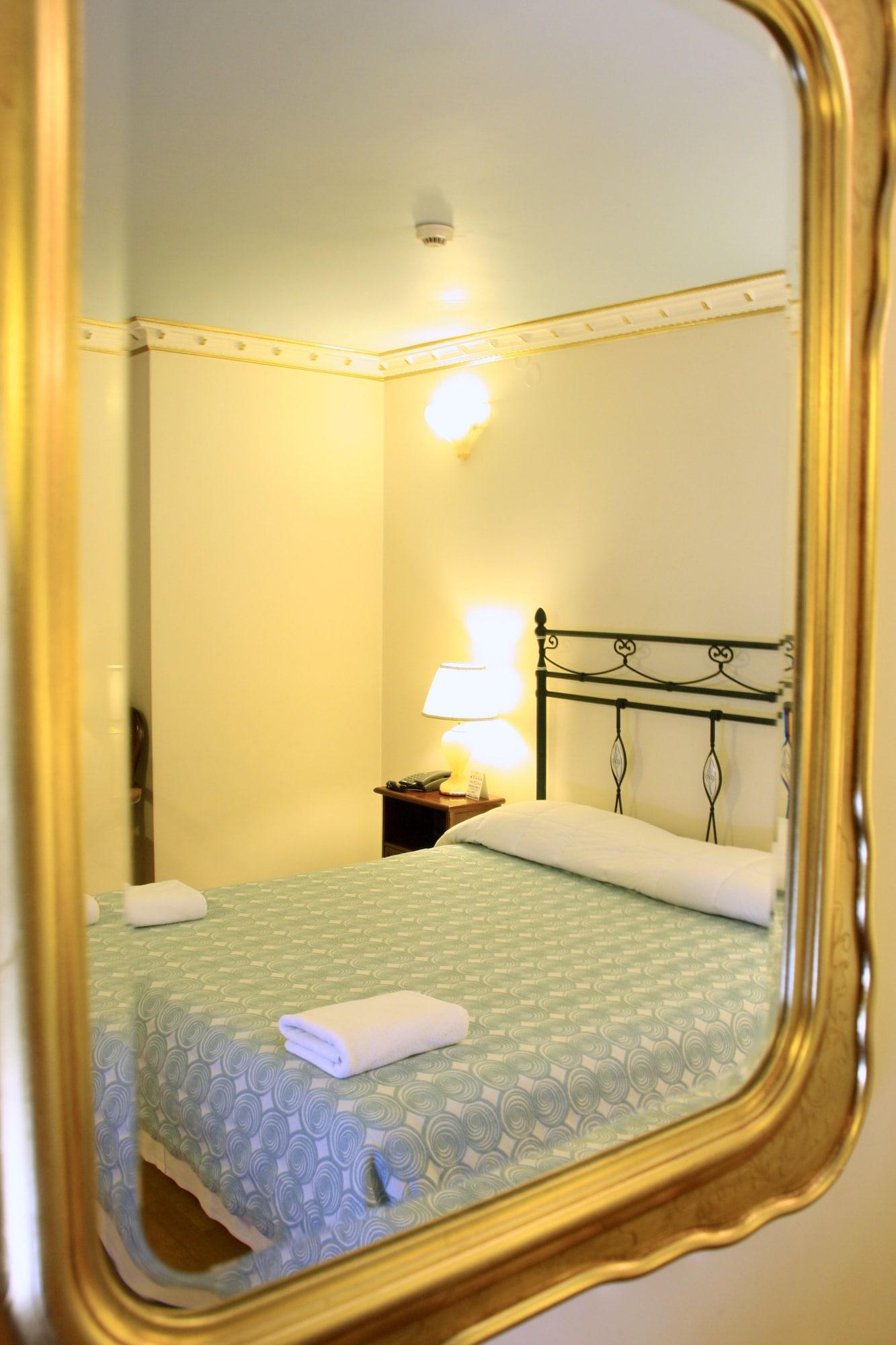 Byzantino Hotel Patras Bagian luar foto