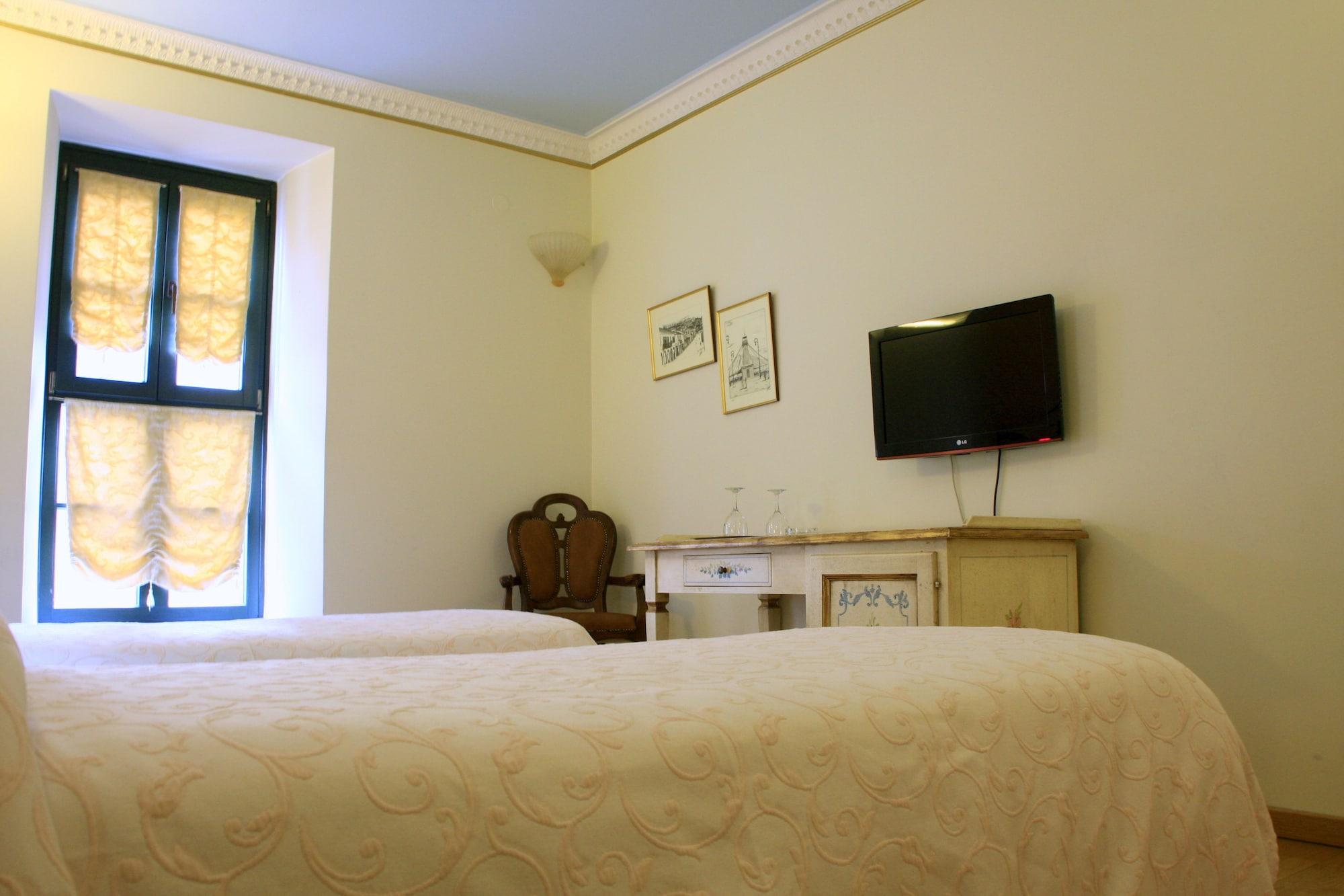 Byzantino Hotel Patras Bagian luar foto