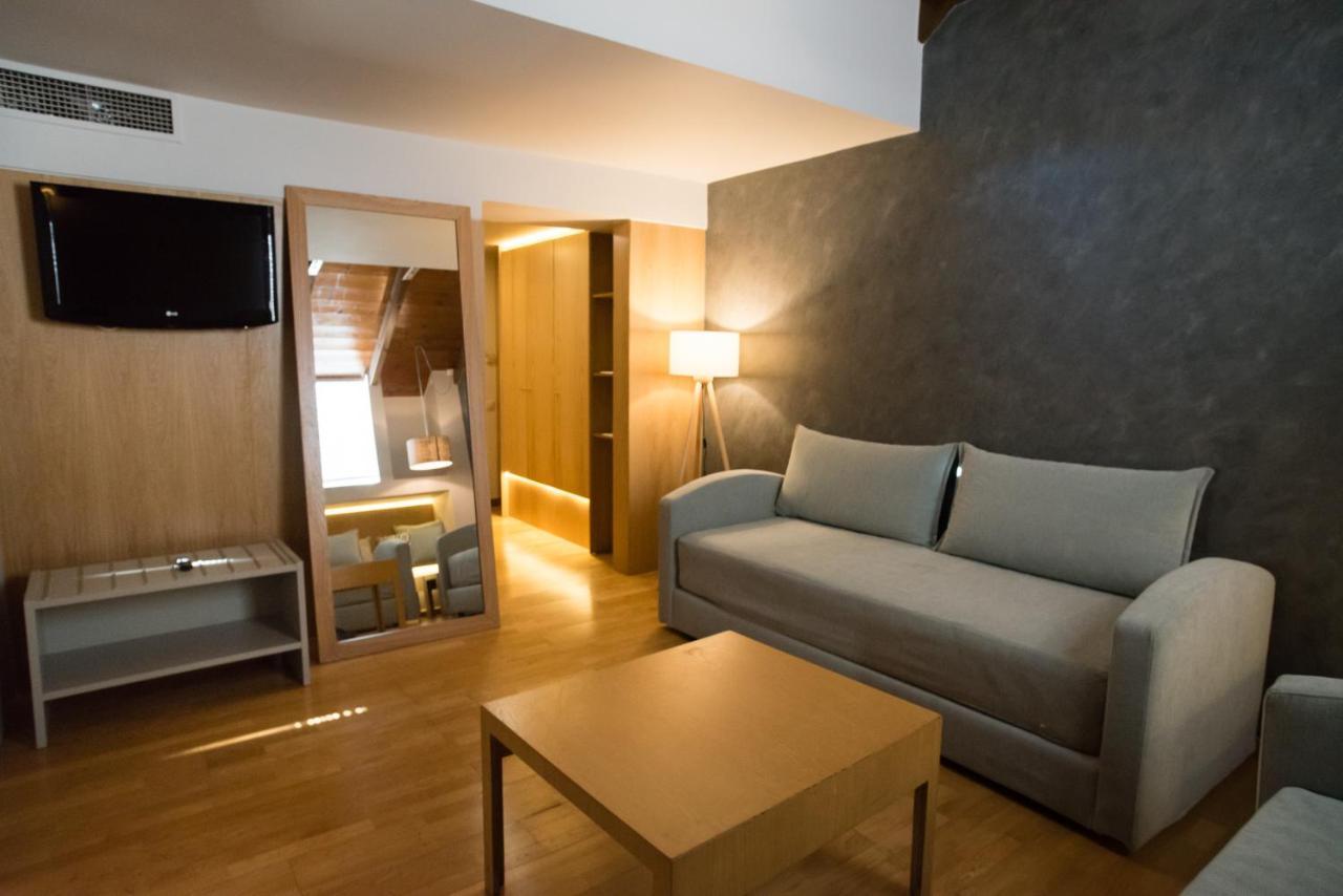 Byzantino Hotel Patras Bagian luar foto